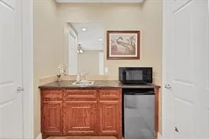 $1,700 | 7039 Kingston Cove Lane, Unit 202, Willis, TX 77318