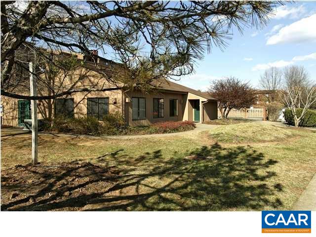 115 Turtle Creek Road, Unit 7 Charlottesville, VA 22901 - Photo 11 of 15 a view of a yard with wooden fence