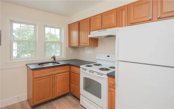 $2,150 | 11 Village Lane, Unit A, Middletown, RI 02842
