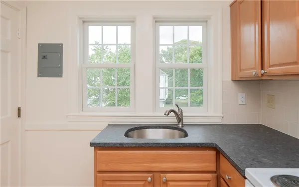 $2,150 | 11 Village Lane, Unit A, Middletown, RI 02842