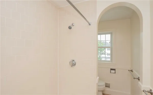 $2,150 | 11 Village Lane, Unit A, Middletown, RI 02842