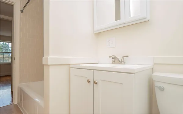 $2,150 | 11 Village Lane, Unit A, Middletown, RI 02842