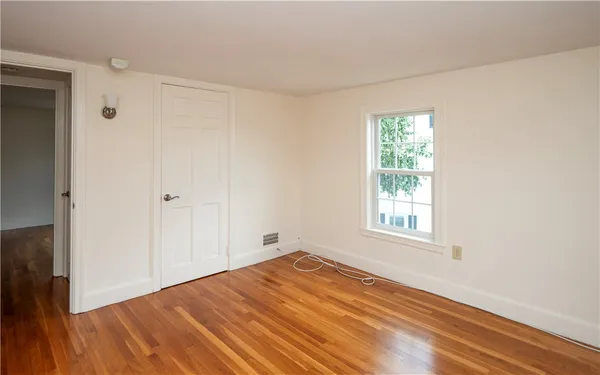$2,150 | 11 Village Lane, Unit A, Middletown, RI 02842