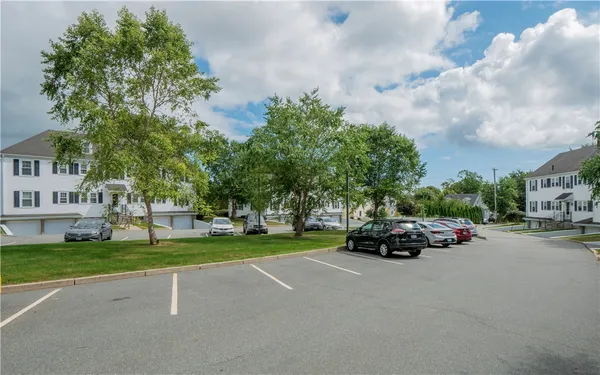 $2,150 | 11 Village Lane, Unit A, Middletown, RI 02842
