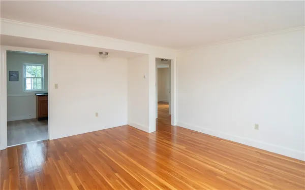 $2,150 | 11 Village Lane, Unit A, Middletown, RI 02842