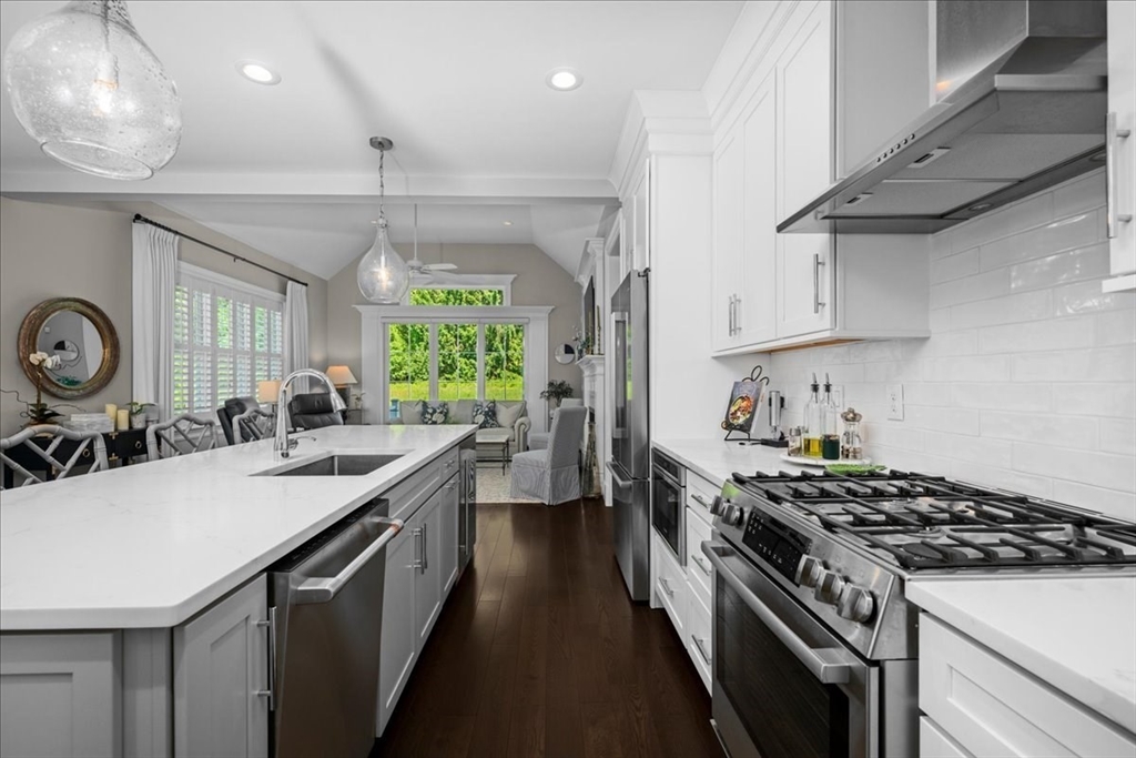 32 Hawk Lane, Unit 48 Framingham, MA 01701 - Photo 5 of 35