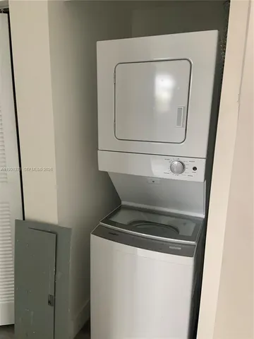 $2,300 | 853 East 24th Street, Unit 304, Hialeah, FL 33013