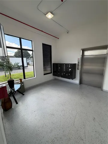 $2,300 | 853 East 24th Street, Unit 304, Hialeah, FL 33013