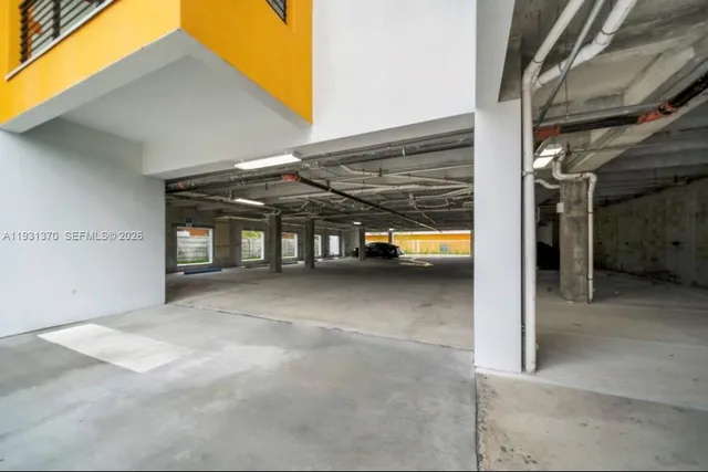 $2,300 | 853 East 24th Street, Unit 304, Hialeah, FL 33013