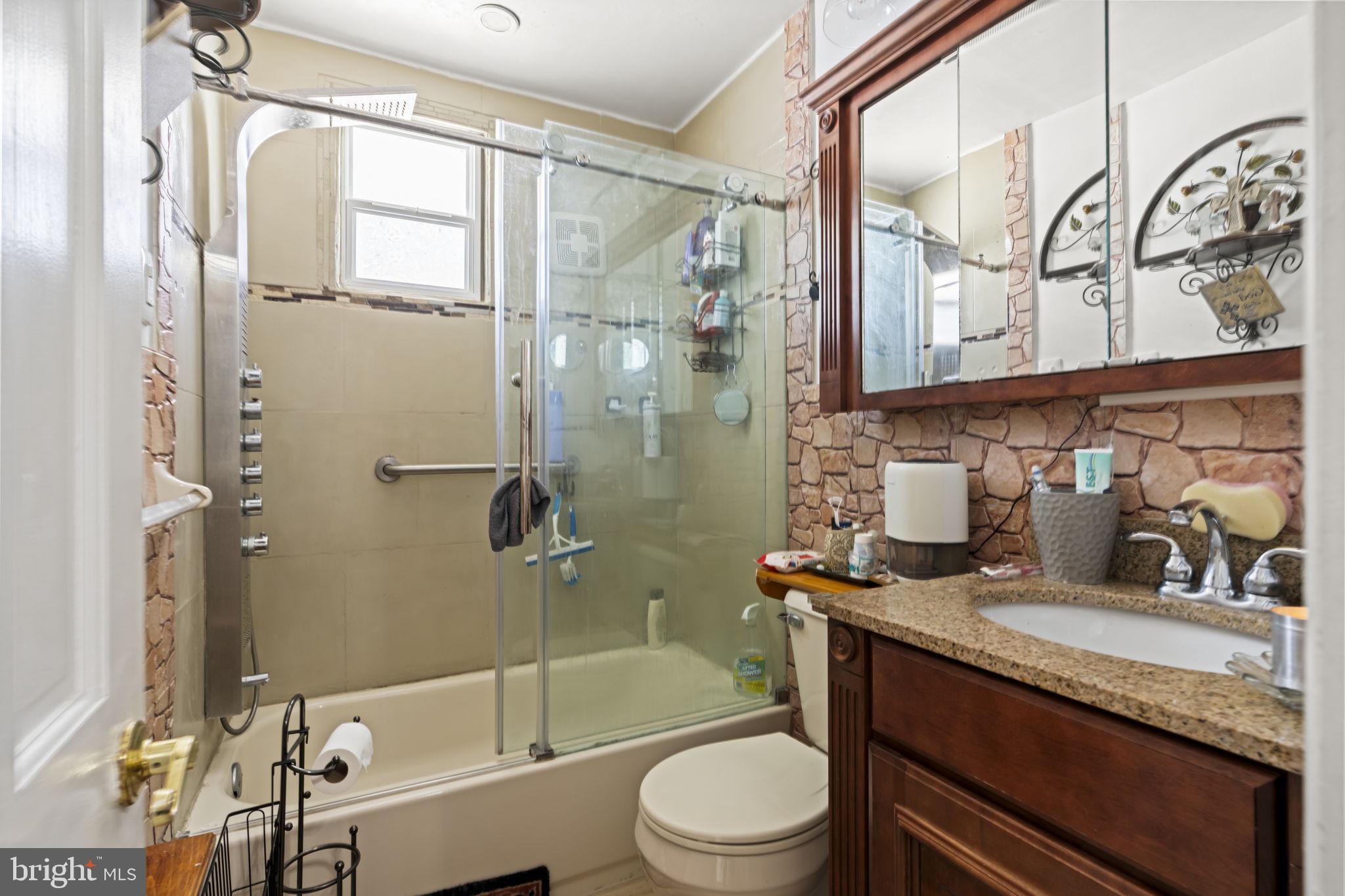 896 Pne Hl Road Philadelphia, PA 19115 - Photo 25 of 37