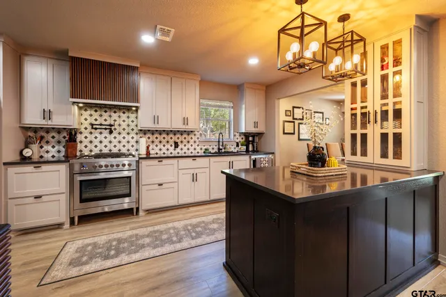 $574,990 | 403 Beechwood Drive, Tyler, TX 75701