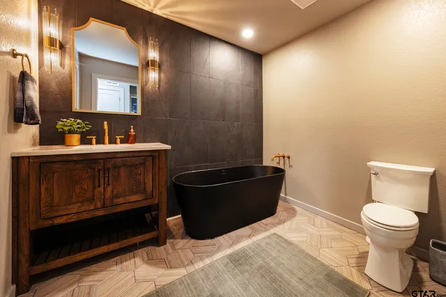 $574,990 | 403 Beechwood Drive, Tyler, TX 75701