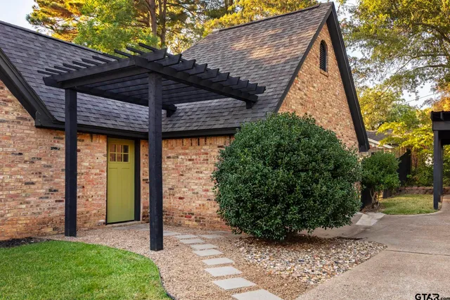 $574,990 | 403 Beechwood Drive, Tyler, TX 75701