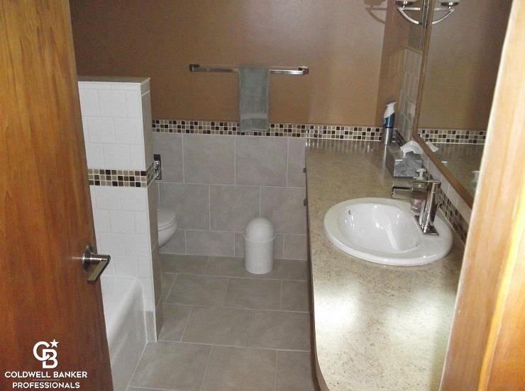 8463 Lakeshore Road Lexington, MI 48450 - Photo 31 of 57 31265287-30.JPG