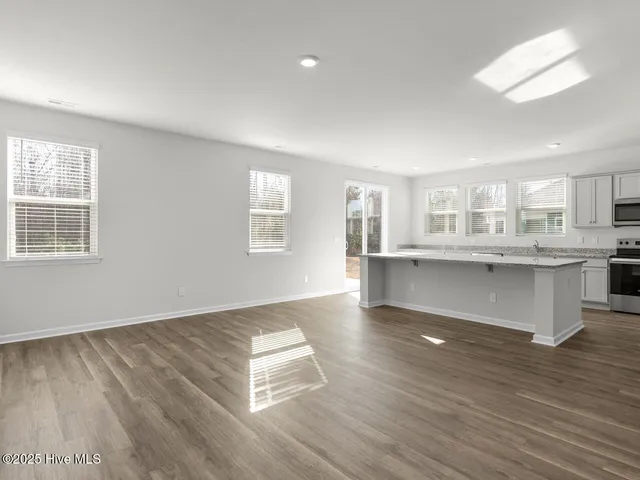 $384,999 | 220 Surfside Lndg Boulevard, Unit LOT 9, Hubert, NC 28539