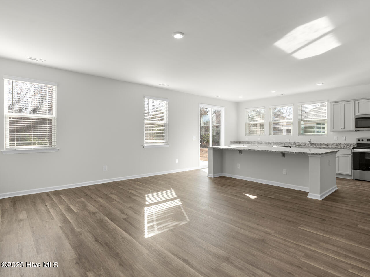 220 Surfside Lndg Boulevard, Unit LOT 9 Hubert, NC 28539 - Photo 18 of 49 BentOak1555LRDRHL33A7891CR2-017-017-1280