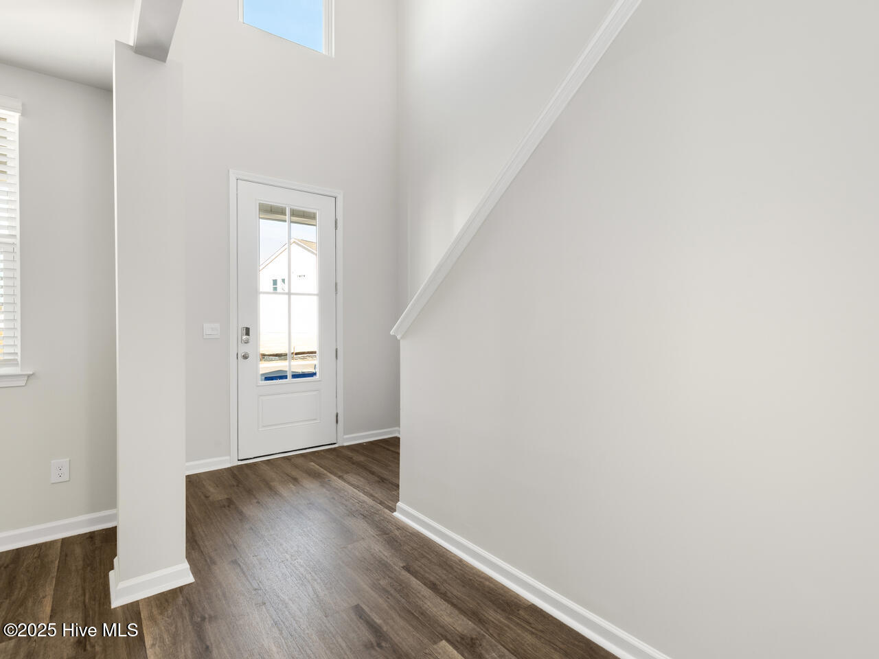 220 Surfside Lndg Boulevard, Unit LOT 9 Hubert, NC 28539 - Photo 7 of 49 BentOak1552foyDRHL33A7759CR2-006-028-128