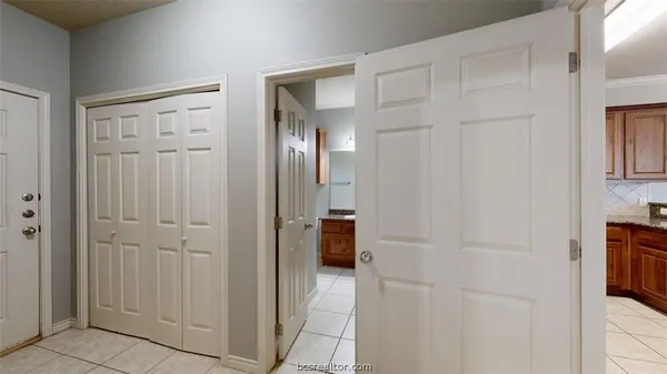 $600 | 211 Forest Drive, Unit ROOM C, College Station, TX 77840