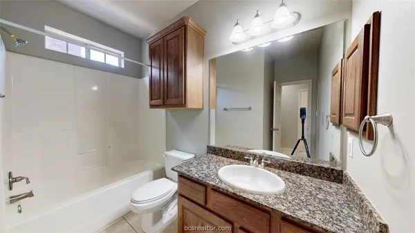 $600 | 211 Forest Drive, Unit ROOM C, College Station, TX 77840