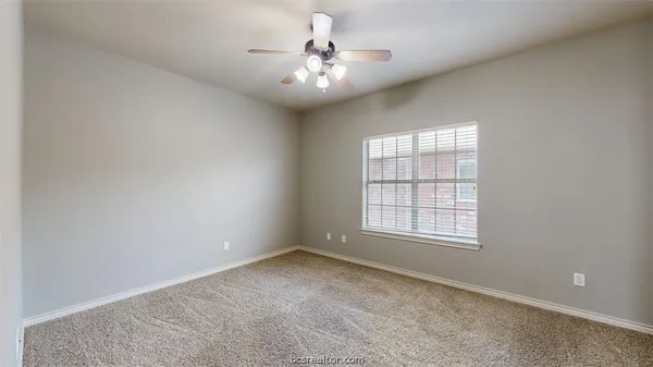 $600 | 211 Forest Drive, Unit ROOM C, College Station, TX 77840