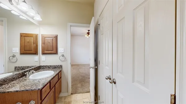 $600 | 211 Forest Drive, Unit ROOM C, College Station, TX 77840