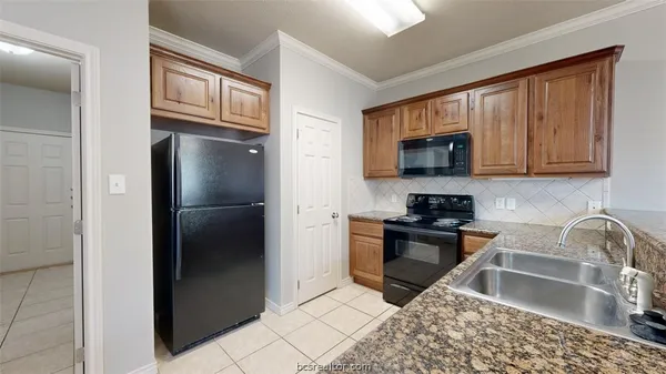 $600 | 211 Forest Drive, Unit ROOM C, College Station, TX 77840
