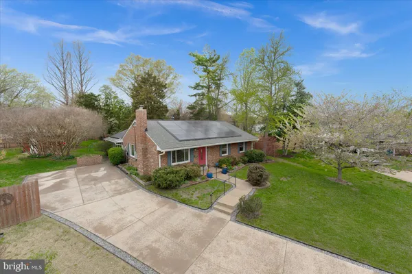 $4,000 | 6327 Everglades Drive, Alexandria, VA 22312