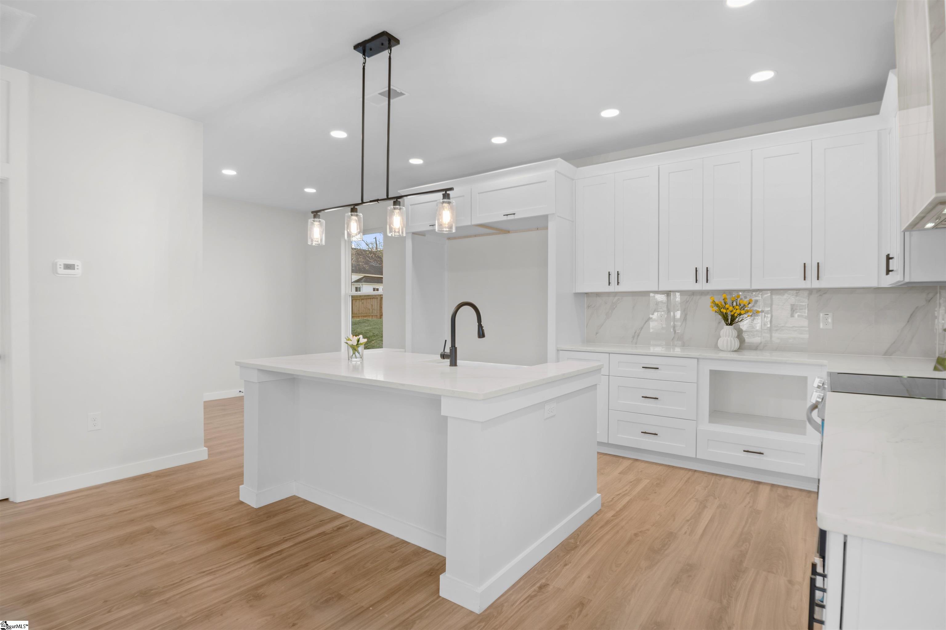 301 Front Street Easley, SC 29640 - Photo 15 of 44