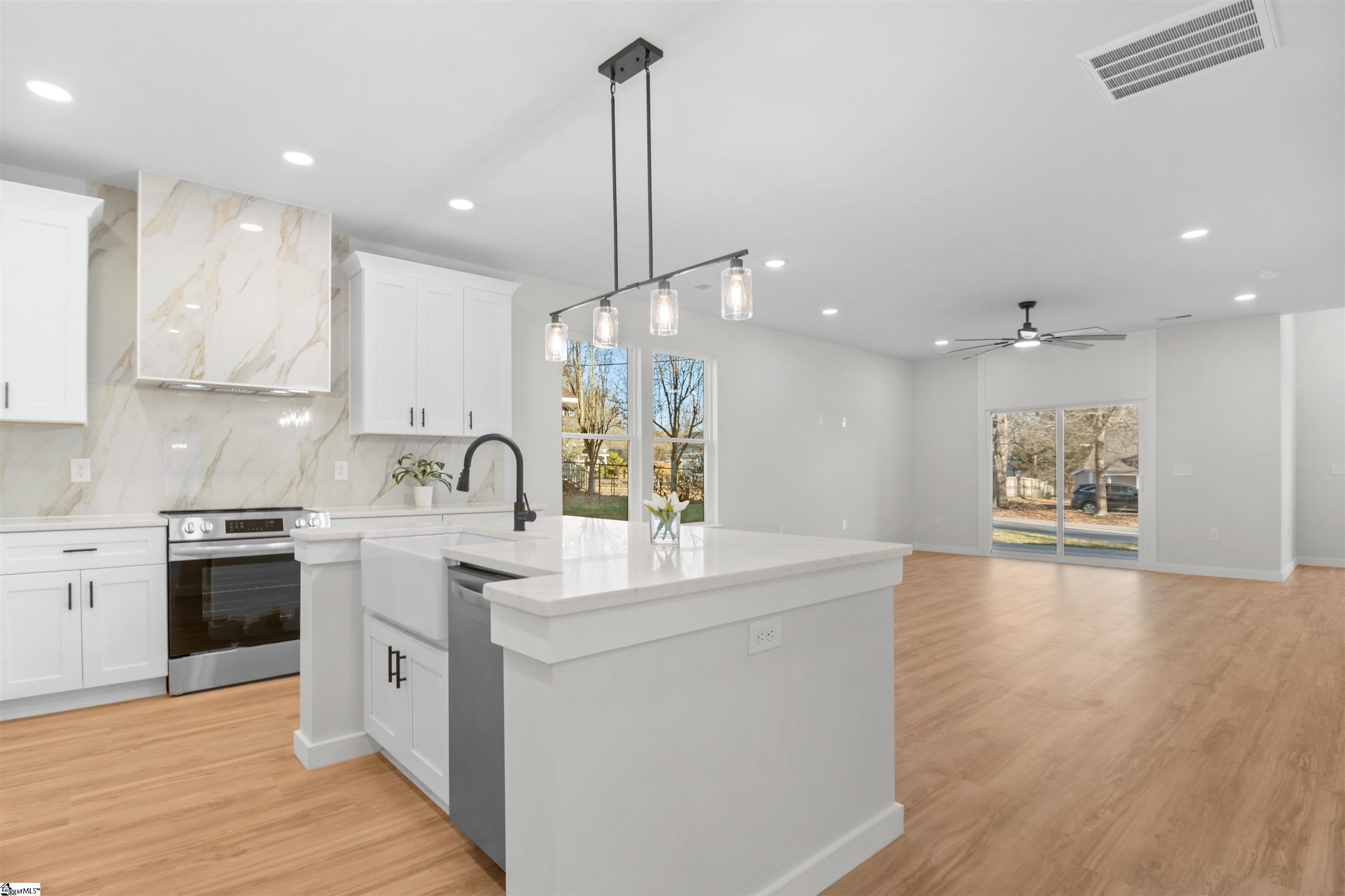 301 Front Street Easley, SC 29640 - Photo 18 of 44