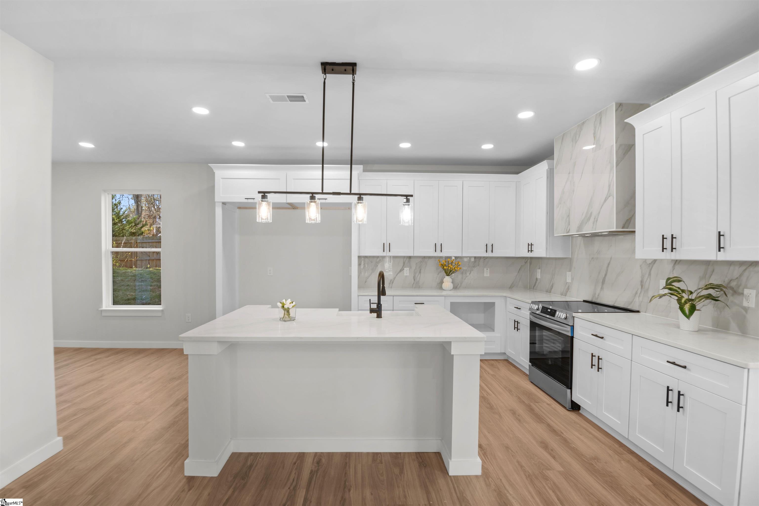 301 Front Street Easley, SC 29640 - Photo 2 of 44