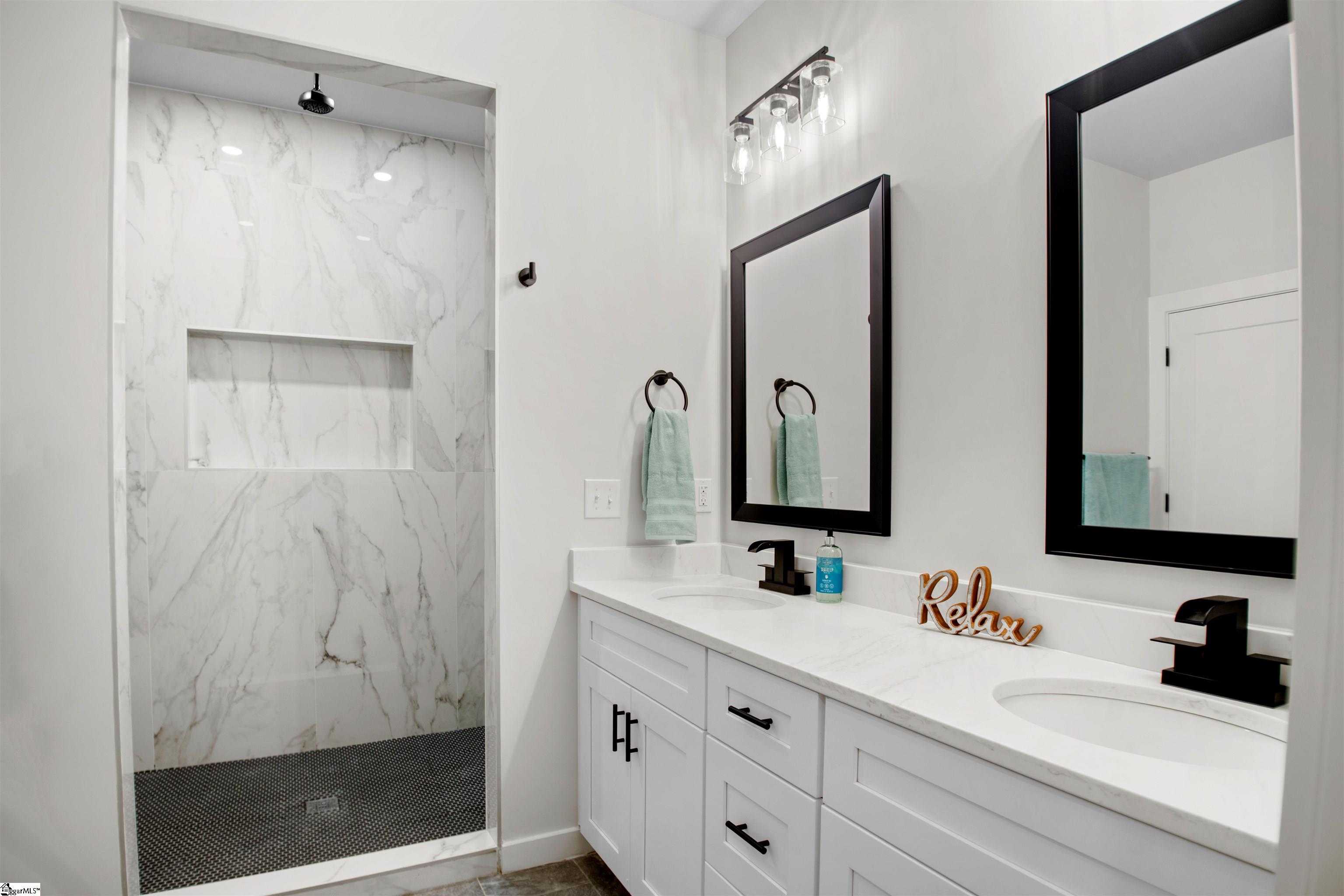 301 Front Street Easley, SC 29640 - Photo 4 of 44