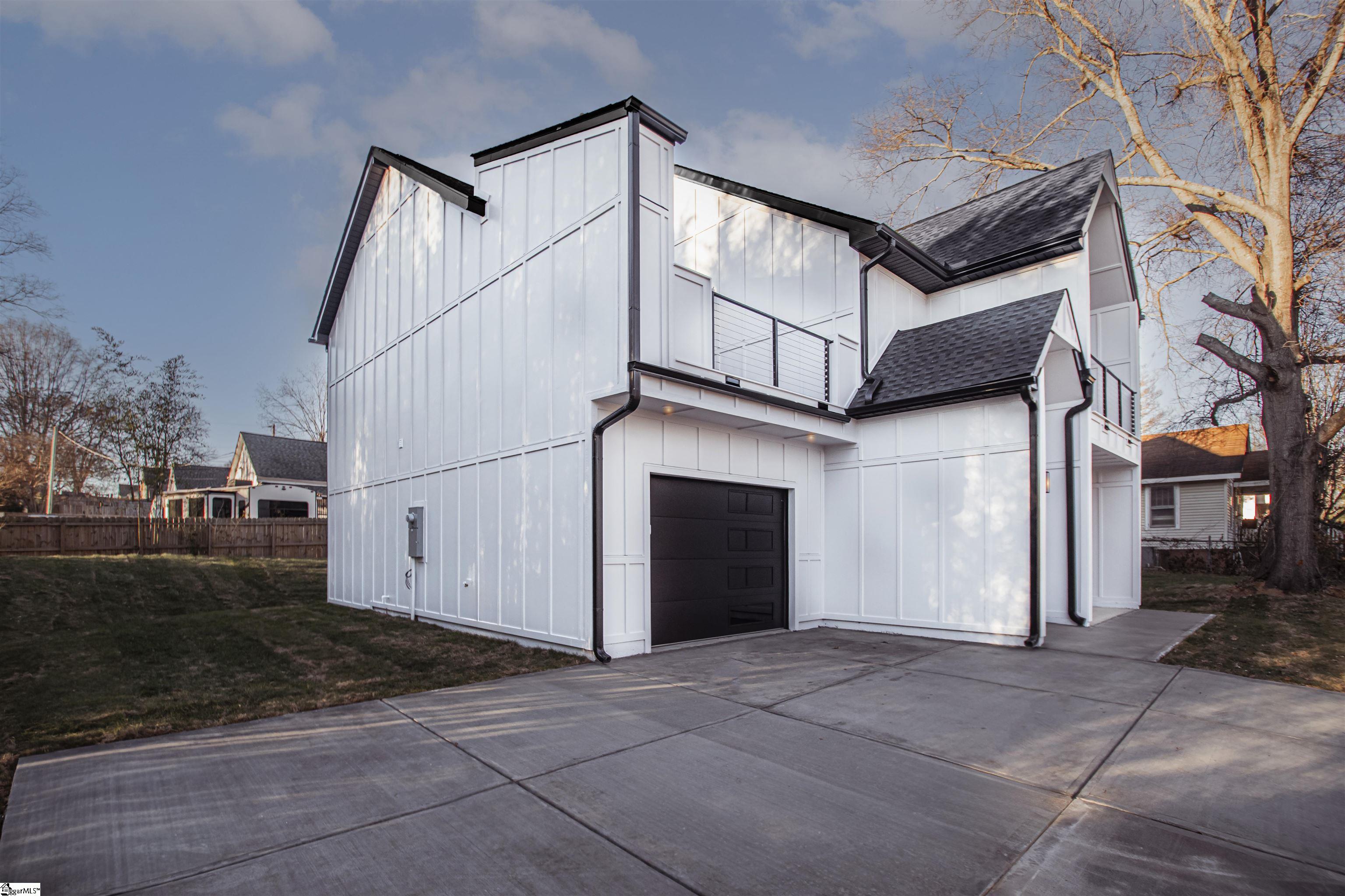 301 Front Street Easley, SC 29640 - Photo 6 of 44