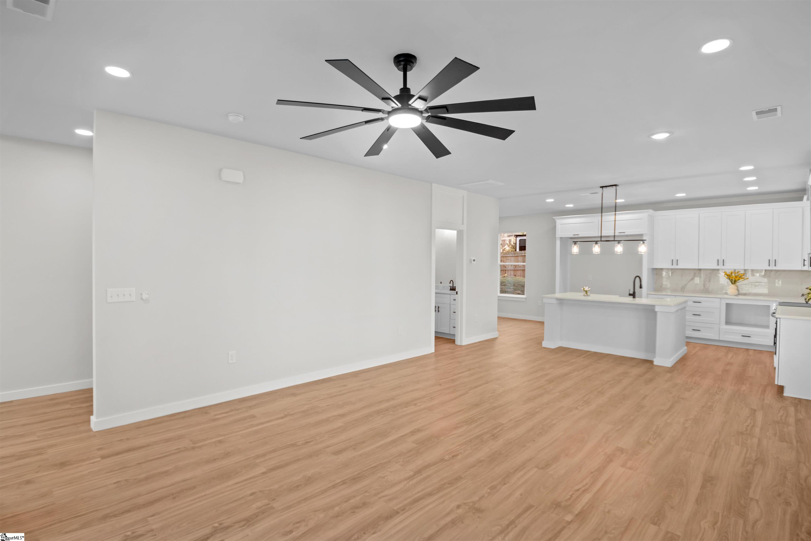 301 Front Street Easley, SC 29640 - Photo 10 of 44