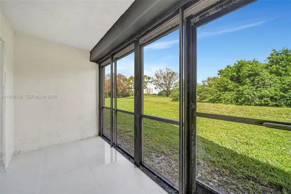 $2,400 | 9455 West Flagler Street, Unit C108, Miami, FL 33174