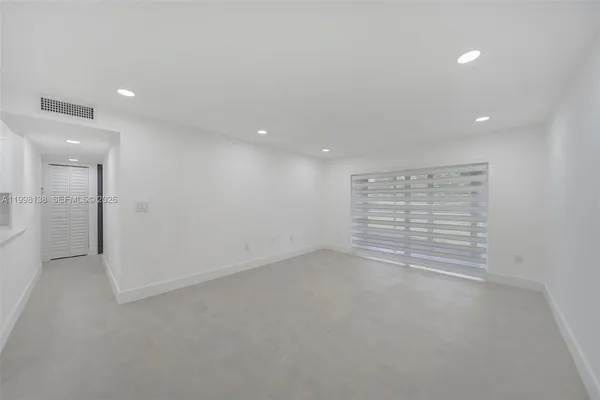 $2,400 | 9455 West Flagler Street, Unit C108, Miami, FL 33174