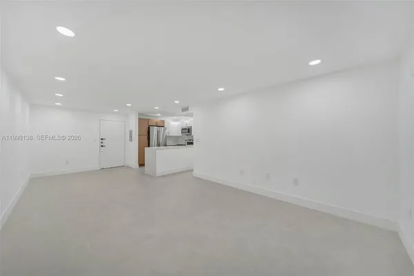 $2,400 | 9455 West Flagler Street, Unit C108, Miami, FL 33174