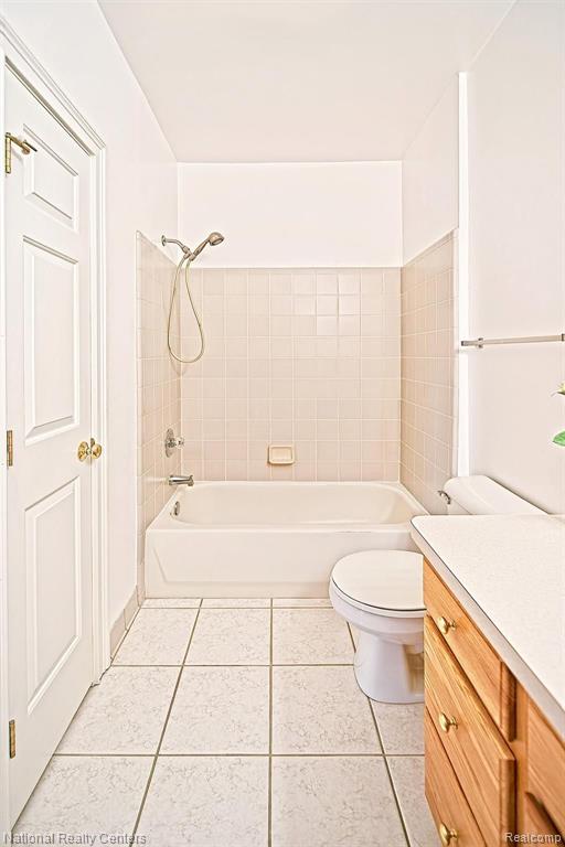 39210 Hayes Road, Unit 38 Clinton Township, MI 48038 - Photo 14 of 24