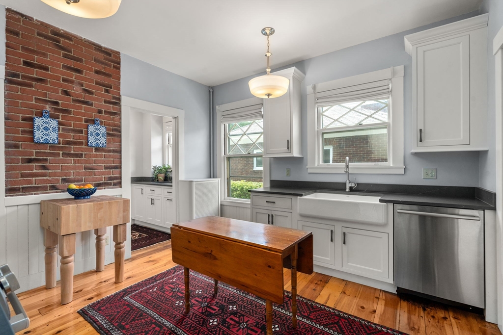 22 Whitman Road Worcester, MA 01609 - Photo 25 of 42