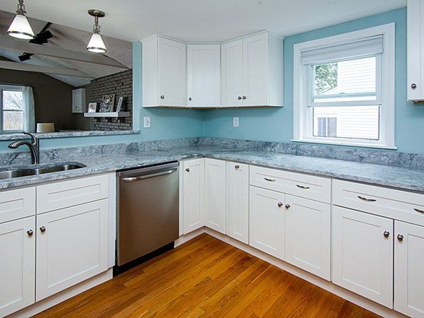 11 Florence Road Waltham, MA 02453 - Photo 5 of 27 Gallery Image 5