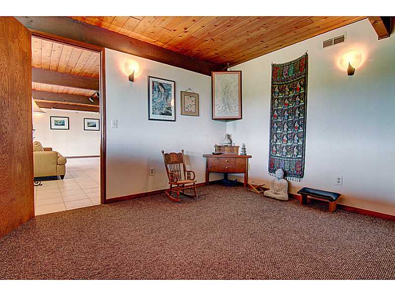 160 Wampanoag Road Warwick, RI 02818 - Photo 19 of 25 Studio/Study/Office.