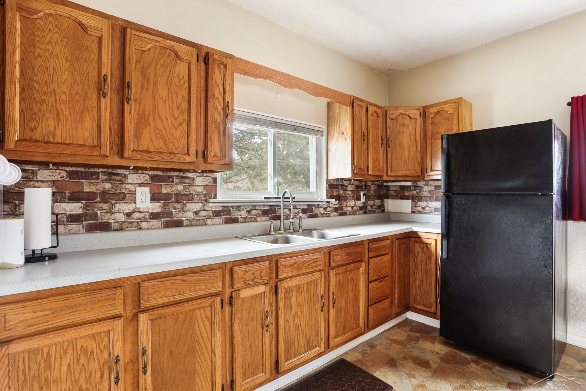 415 North Hampton Street Bay City, MI 48708 - Photo 7 of 23 50099038-6.JPG