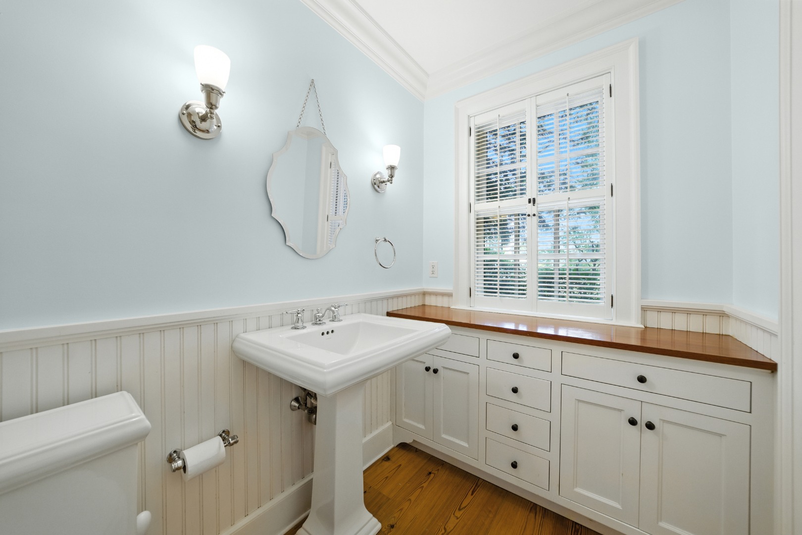 18 Mill Street Nantucket, MA 02554 - Photo 49 of 52 Studio Full Bathroom with Tub/Shower