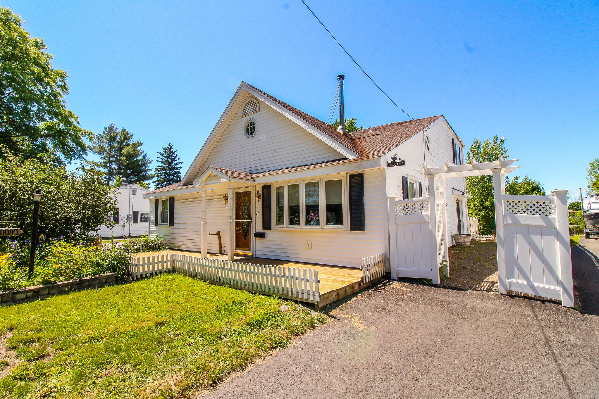 40 Thornton Road Bangor, ME 04401 - Photo 1 of 48 IMG_0012