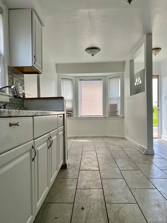 8614 Robson Street Detroit, MI 48228 - Photo 2 of 9