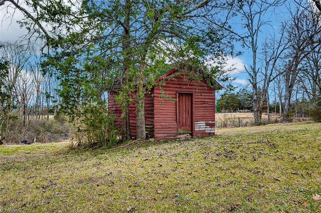 4185 Roy Farlow Road Trinity, NC 27370 - Photo 11 of 46 Gallery Image 11