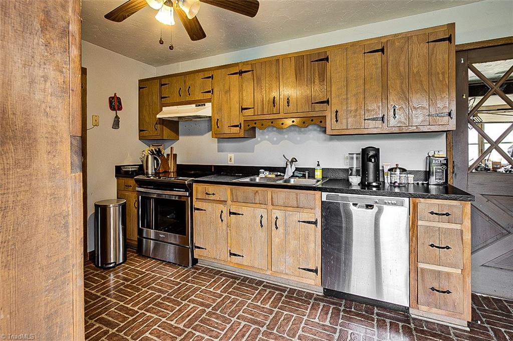 4185 Roy Farlow Road Trinity, NC 27370 - Photo 16 of 46 Gallery Image 16