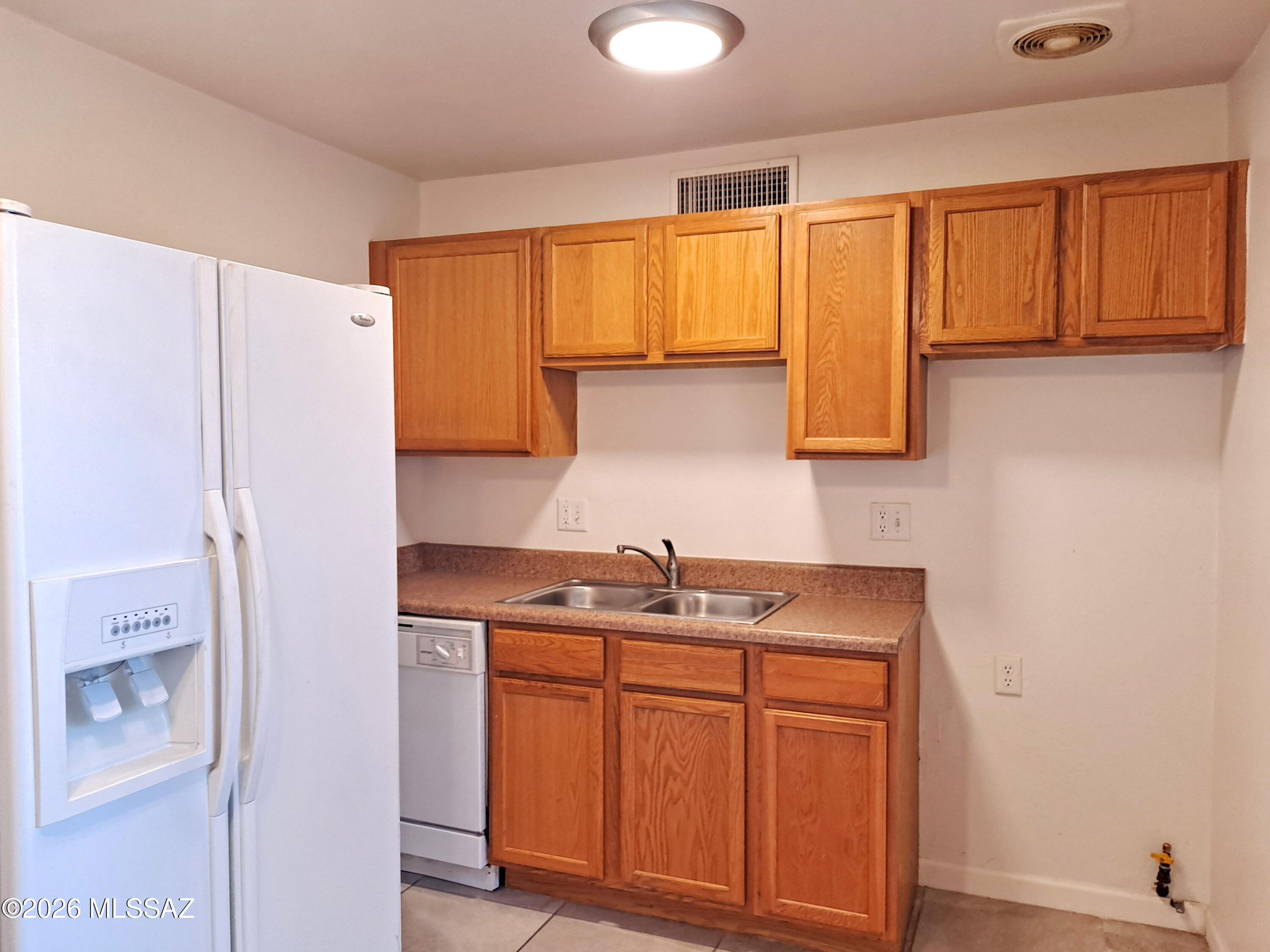 350 North Silverbell Road, Unit 40 Tucson, AZ 85745 - Photo 13 of 26 Kitchen (2)