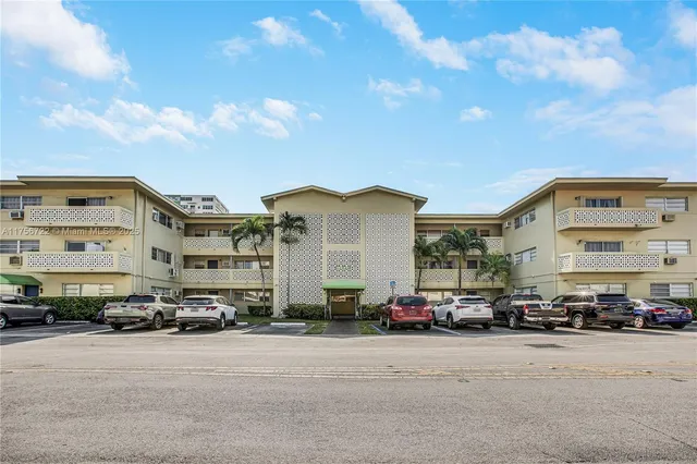 $265,000 | 11930 Northeast 19th Drive, Unit 7, North Miami, FL 33181