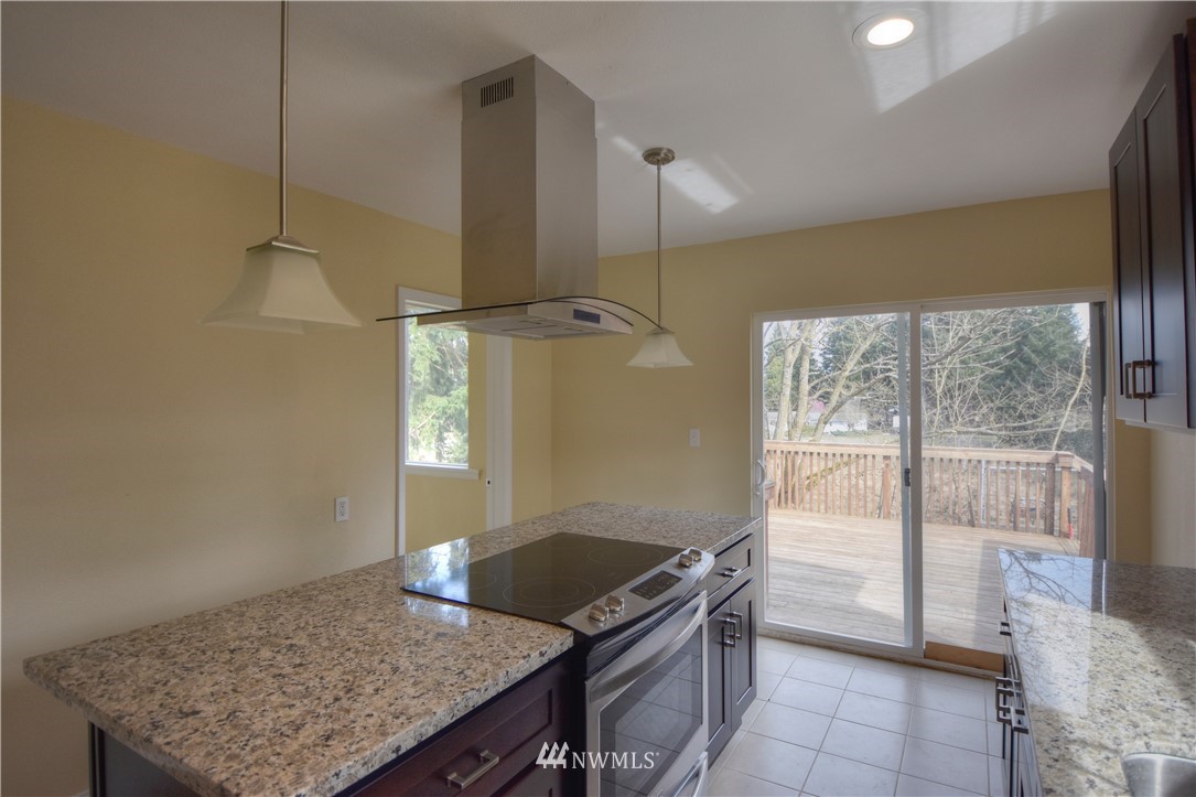 17136 Canal Road Southeast Yelm, WA 98597 - Photo 11 of 25 Gallery Image 11