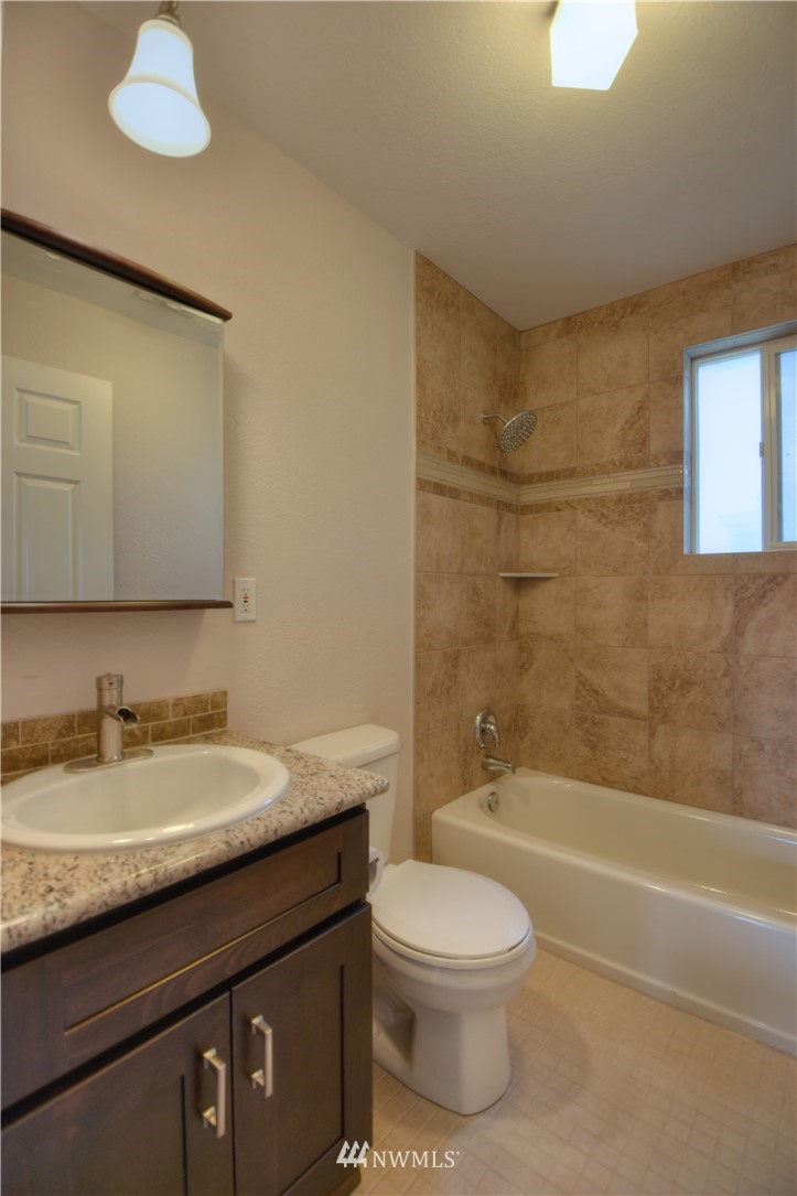 17136 Canal Road Southeast Yelm, WA 98597 - Photo 16 of 25 Gallery Image 16